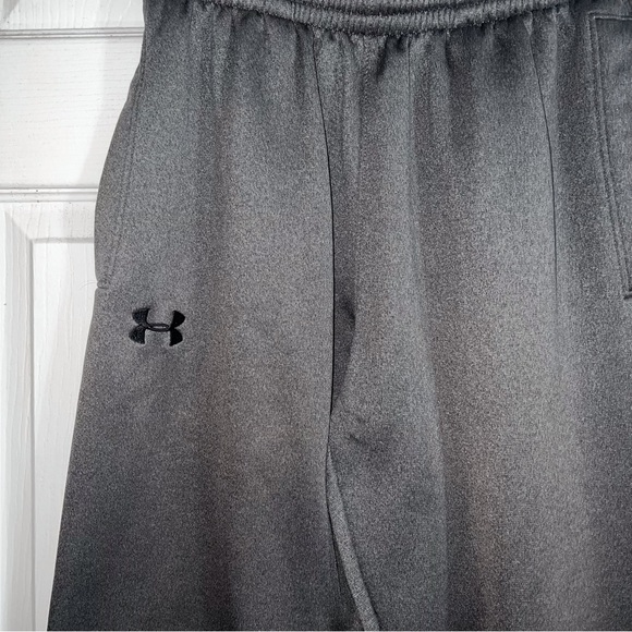 EUC Under Armour Men’s Gray Fleece Lined  Active Pant - Loose Fit Medium - Picture 4 of 7